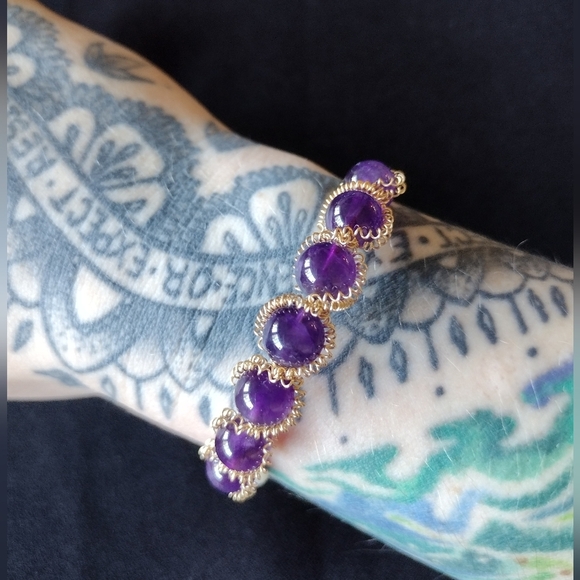 Gold Wire and Purple Stone Bracelet Adjustable NWOT - Picture 6 of 10